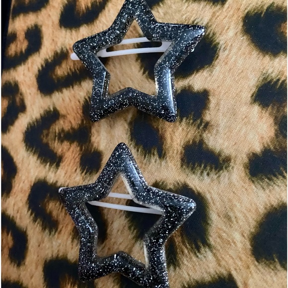 Black and Silver Glitter Star Hair Clips - Picture 5 of 9
